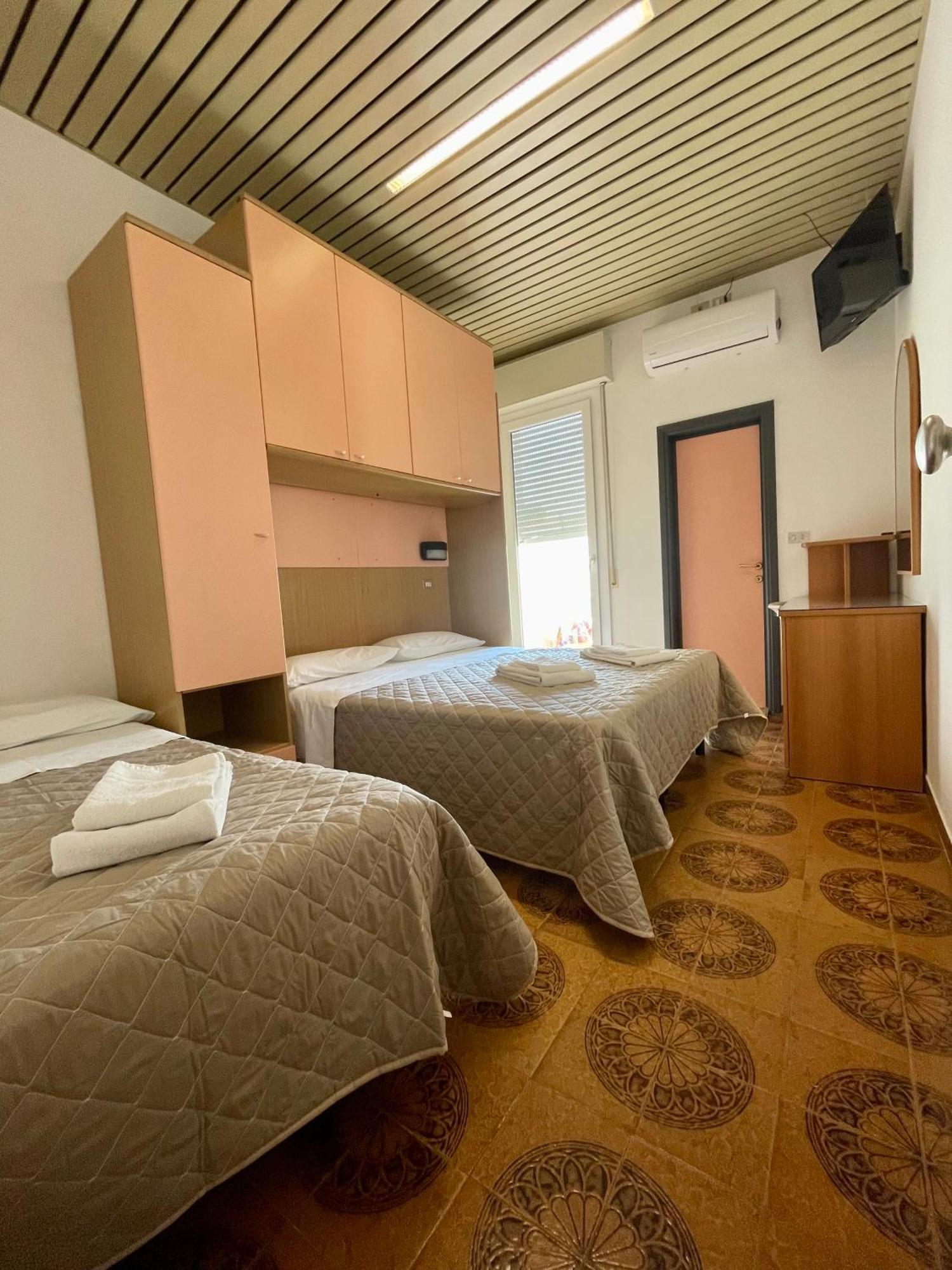 Hotel Adler Rimini Exterior photo