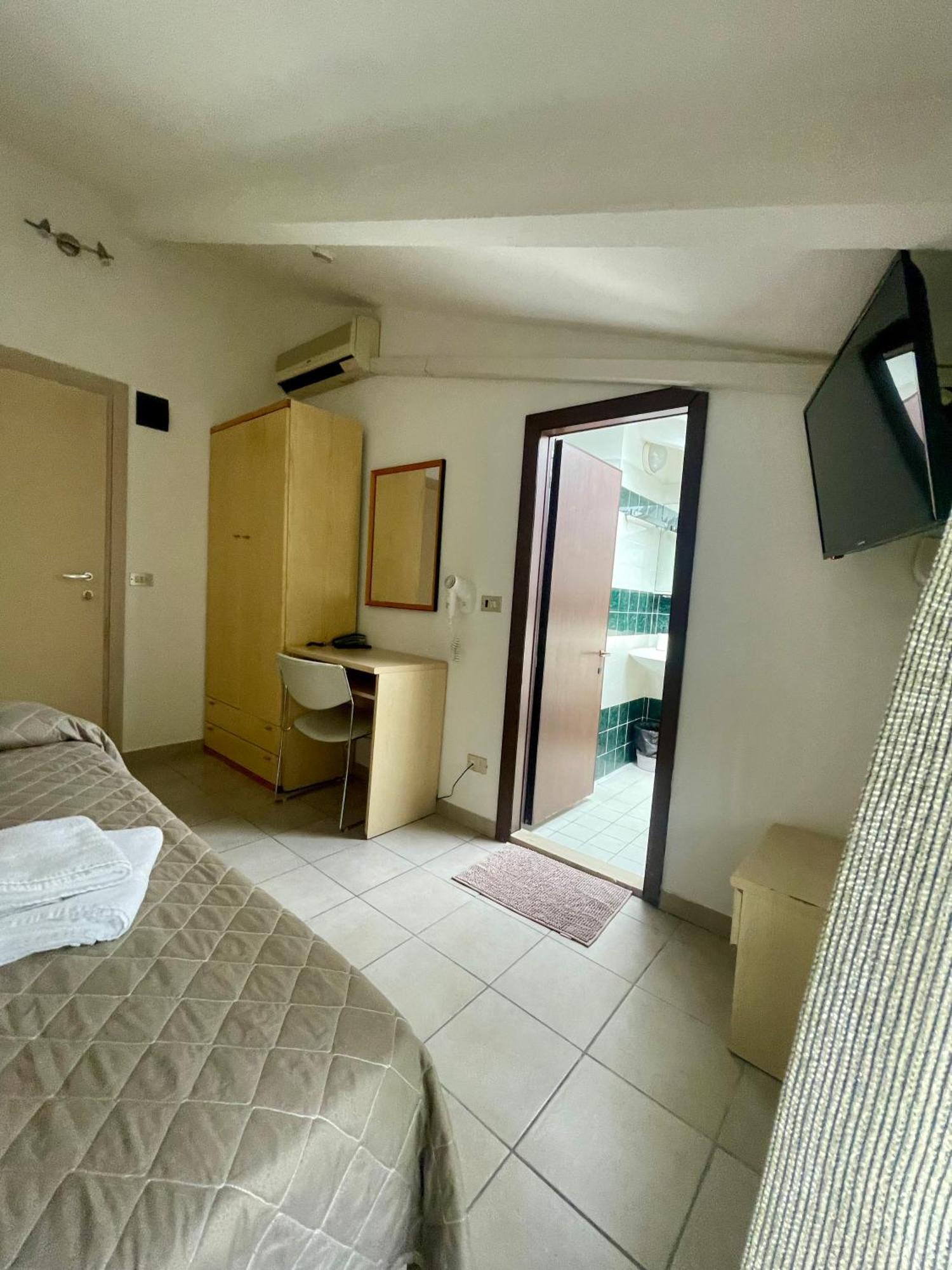 Hotel Adler Rimini Exterior photo