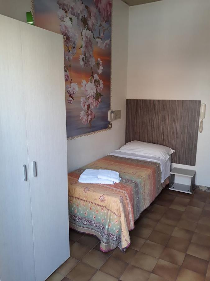 Hotel Adler Rimini Exterior photo